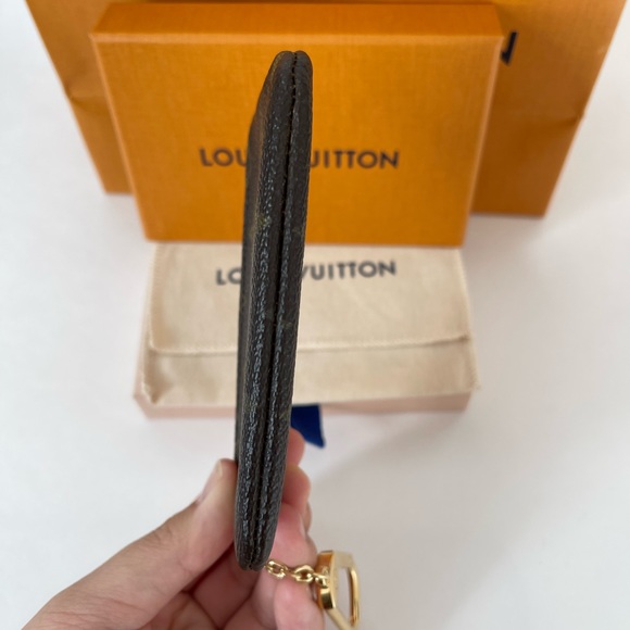 LOUIS VUITTON VINTAGE MONOGRAM KEY POUCH - Picture 4 of 9